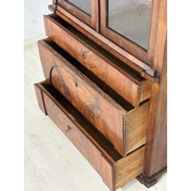 Antique Biedermeier Gründerzeit Walnut Display Cabinet For Sale - Image 4 of 11