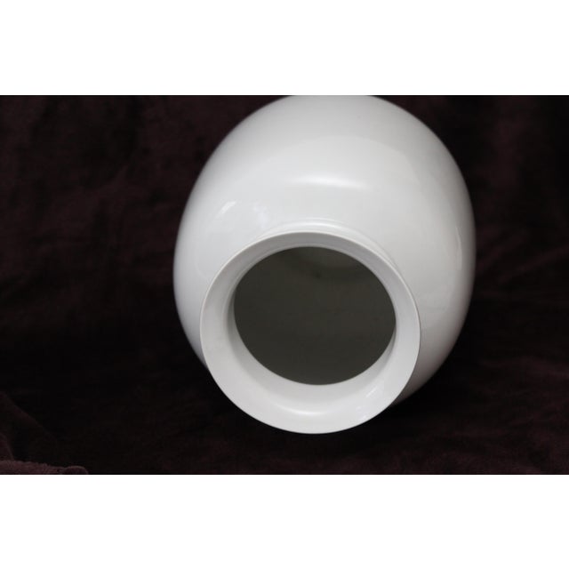 Ceramic Vintage White Flower Vase, 1970s For Sale - Image 7 of 10