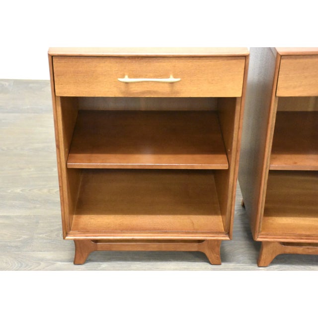 Wood 1960s Refinished Walnut Nightstands by Rway Furniture - a Pair For Sale - Image 7 of 8