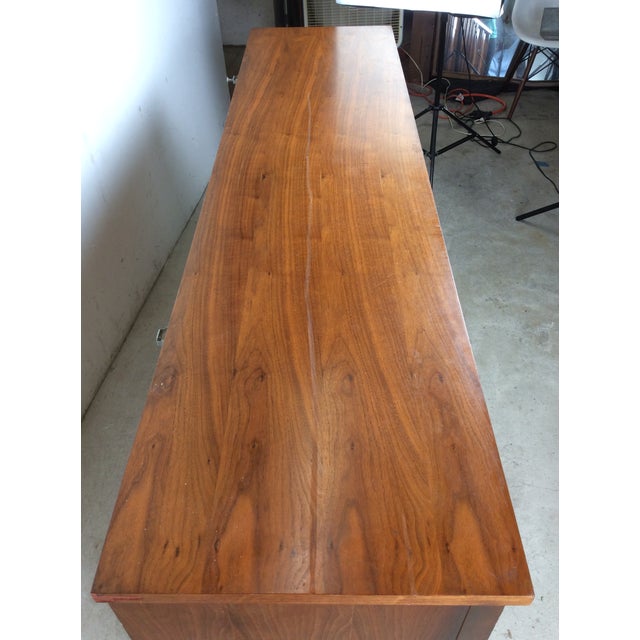 Mid Century Modern Lowboy Dresser With Mounted Mirror by Thomasville For Sale - Image 14 of 18