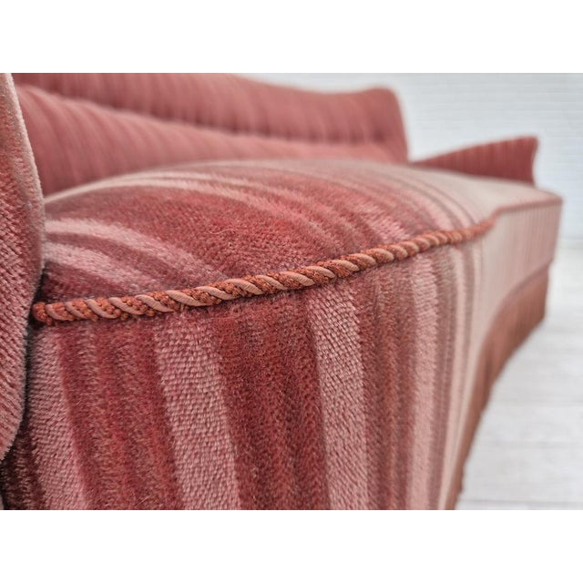 Danish Curved 3-Seater Sofa in Salmon Pink Furniture Velour, 1960s For Sale - Image 16 of 18