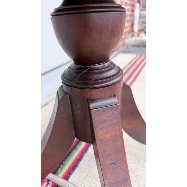 Early 19th Century Antique New York Federal Neoclassical Figured Mahogany Lift Top Sewing Stand, Circa 1810s–1820s For Sale - Image 5 of 12