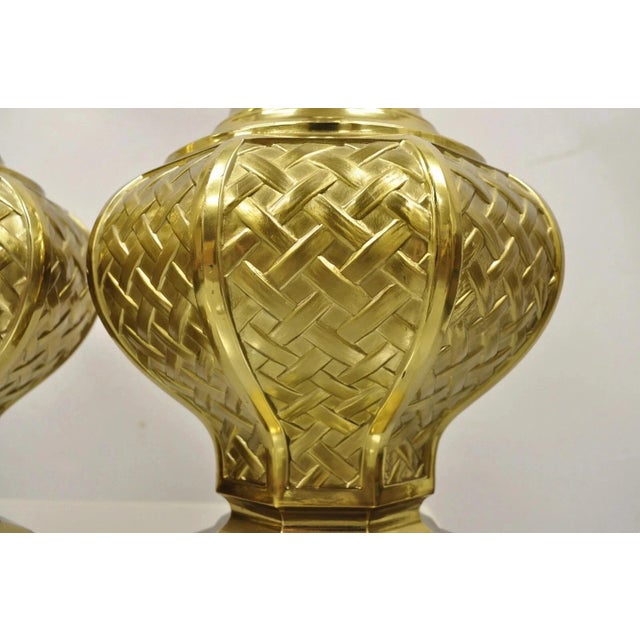 Vintage Hollywood Regency Brass Woven Basket Basketweave Table Lamps - A Pair For Sale - Image 4 of 10