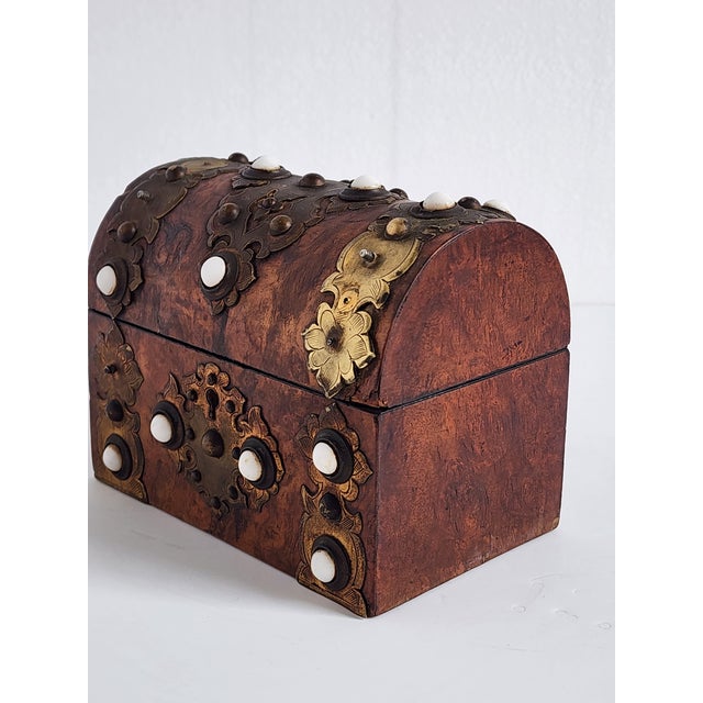 English Antique English 19th Century Keepsake Dome Wood Box For Sale - Image 3 of 11