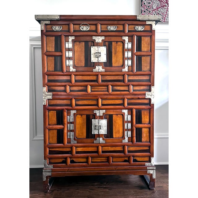 Early 20th Century Korean Two-Level Stacking Chests with Mirrored Persimmon Wood Panels For Sale - Image 5 of 12