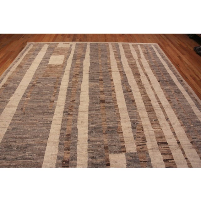 Nazmiyal Collection Modern Area Area Rug For Sale In New York - Image 6 of 9