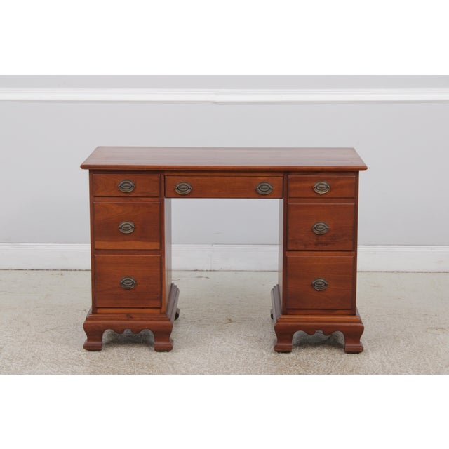 Chippendale Stickley Cherry Kneehole Desk Vanity & Bench For Sale - Image 3 of 18