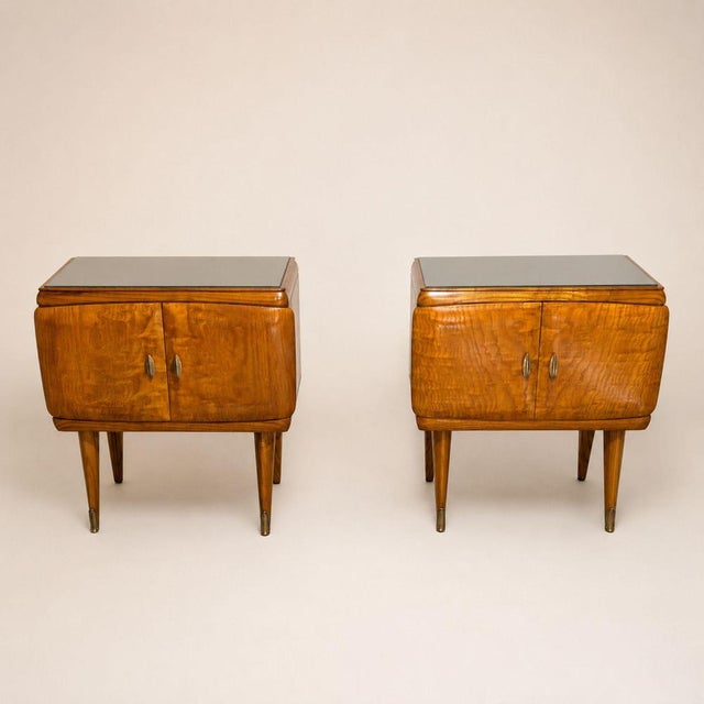 Mid-Century Modern Italian Bedside Tables in Birch, Brass and Glass, 1960s, Set of 2 For Sale - Image 3 of 8
