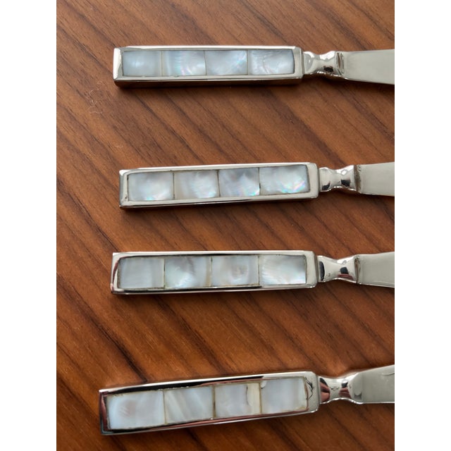 Traditional Vintage Mother of Pearl & Stainless Canapé Knives-Set of 4 For Sale - Image 3 of 6