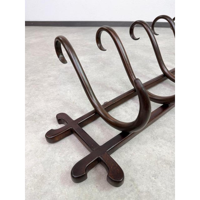 Antique Bentwood No. 1 Wall-Mounted Coat Rack from Gebrüder Thonet, 1890s For Sale - Image 4 of 8