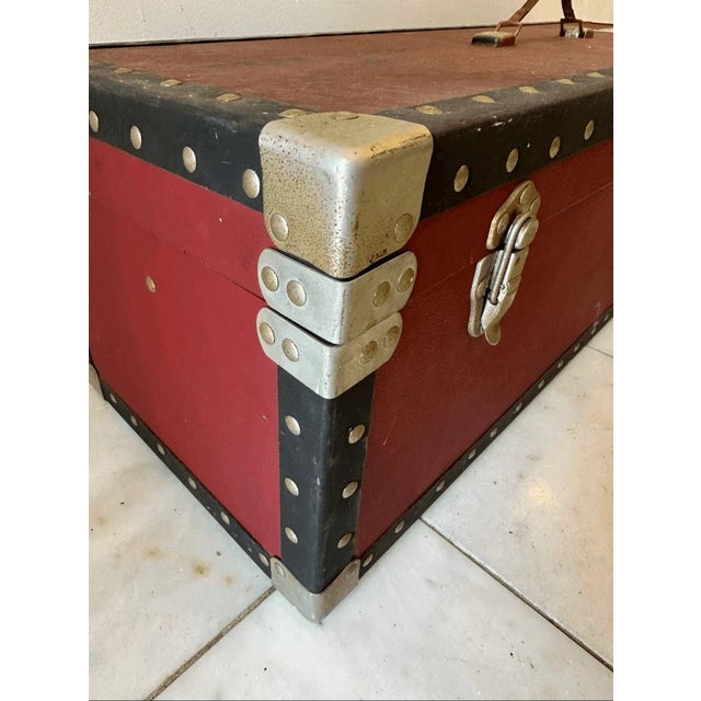 Early 20th Century Vintage Mole Richardson Co Maroon Red Specialty Luggage Travel Trunk For Sale - Image 5 of 8