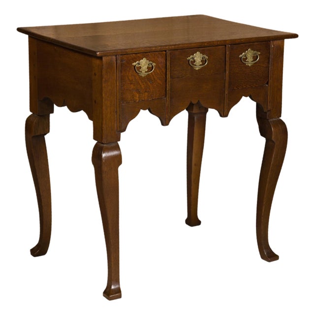 English Georgian 19th Century Oak Table with Three Drawers and Cabriole Legs For Sale