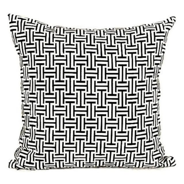 2010s Kravet-Style Woven Lattice Reversible Chinoiserie Pillow Covers- a Pair For Sale - Image 5 of 11