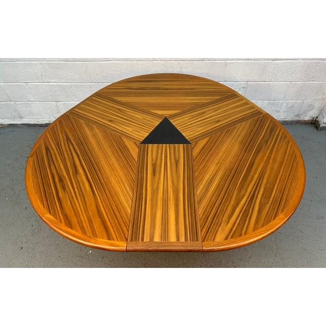 Late 20th Century Late 20th Century Skovby Model Dc06 "Lotus" Expanding Circular Dining Table For Sale - Image 5 of 14