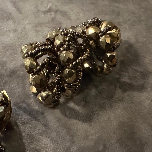 1960s Costume Jewelry Gilt Metal and Beads Italian Clip-on Earrings For Sale - Image 6 of 9