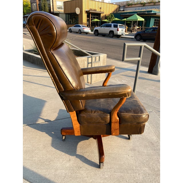 Oval desk chair Clearance