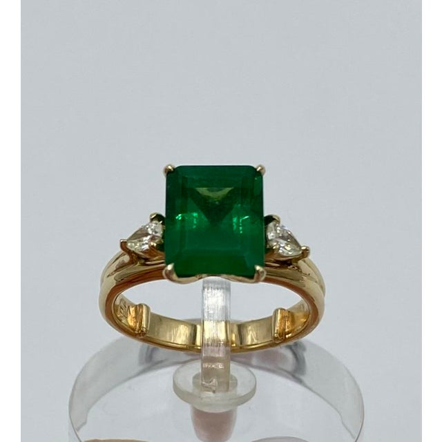 Metal 7 Ct Emerald 14 Kt Yellow Gold Ring For Sale - Image 7 of 12
