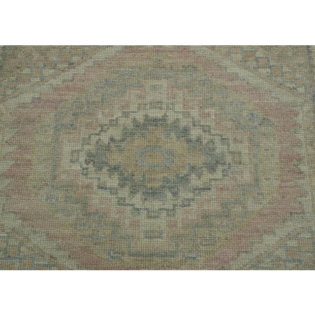 Turkish Oushak Rug 4'10" x 7'3" #17298 For Sale In Houston - Image 6 of 8