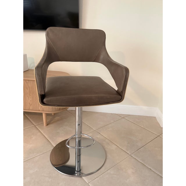 i4 Mariani Set of 4 - I4Mariani Silhouette Bar Stools | Italian Designer | Leather, Oak, Chrome For Sale - Image 4 of 6
