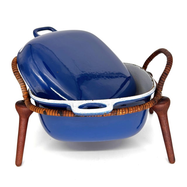 Mid-Century Modern Jens Quistgaard Anker-Line Enameled Cast Iron Casserole With Original Stand, Denmark, 1954 For Sale - Image 3 of 10