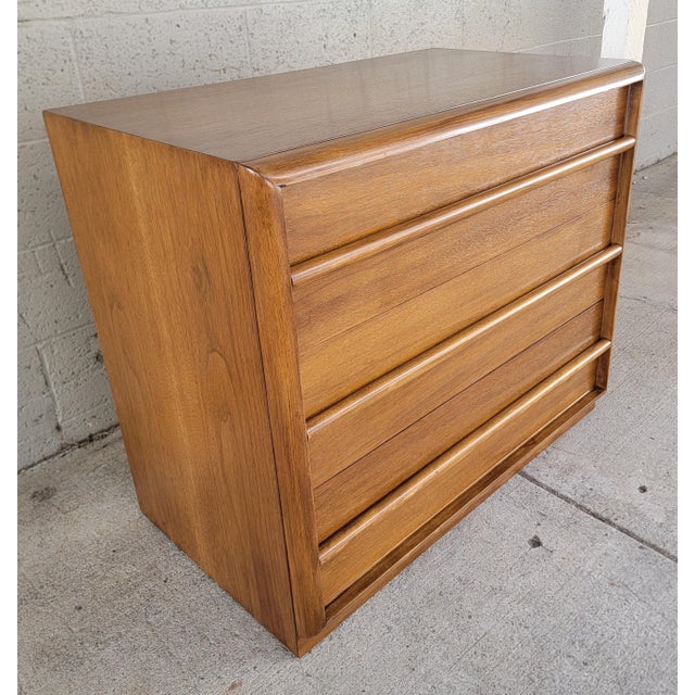 Mid-Century Modern T. H. Robsjohn-Gibbings for Widdicomb Mid-Century Modern Dresser For Sale - Image 3 of 15