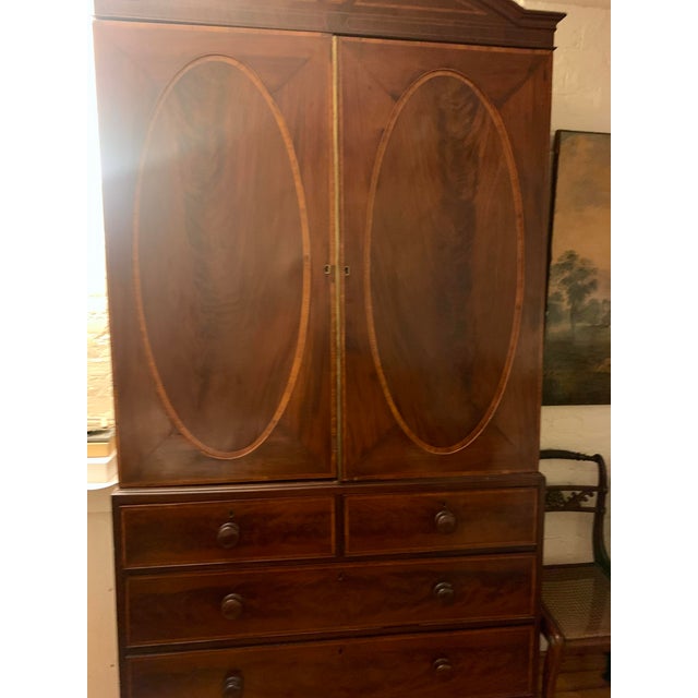 18th C English Hepplewhite Mahogany and Satinwood Inlaid Linen Press, Circa 1780 For Sale In New York - Image 6 of 11