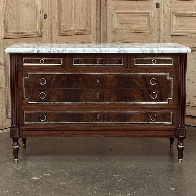 Mid 20th Century French Mahogany Louis XVI Style Commode With Carrara Marble Top For Sale - Image 5 of 18