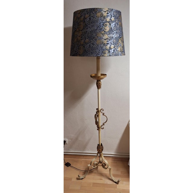 Mid-Century Floor Lamp with Cream-Gold Framed Metal Base and Fabric Shade, 1960s For Sale - Image 6 of 10