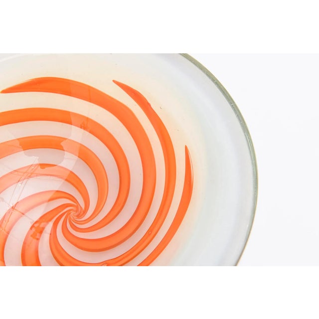 1960's Murano Fratelli Toso White Cased Opalescent Bowl With Orange Optical Swirl Designs For Sale In Miami - Image 6 of 9