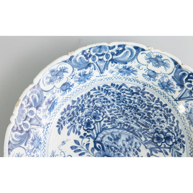 Delft Antique 18th Century Dutch Delft Faience Tea Tree Scalloped Charger For Sale - Image 4 of 8