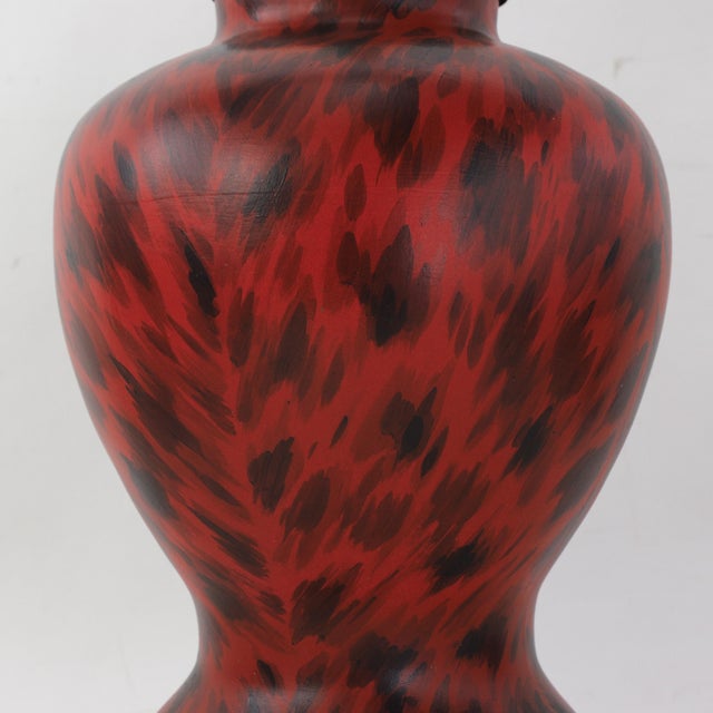 Pair of Vintage Hand Painted Red and Black Tortoiseshell Pattern Porcelain Table Lamps With Wood Bases For Sale In New York - Image 6 of 12