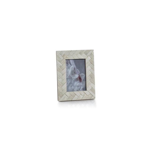Contemporary Bengkulu Bone Braided Photo Frame, 4" x 6", Ivory White For Sale - Image 3 of 3