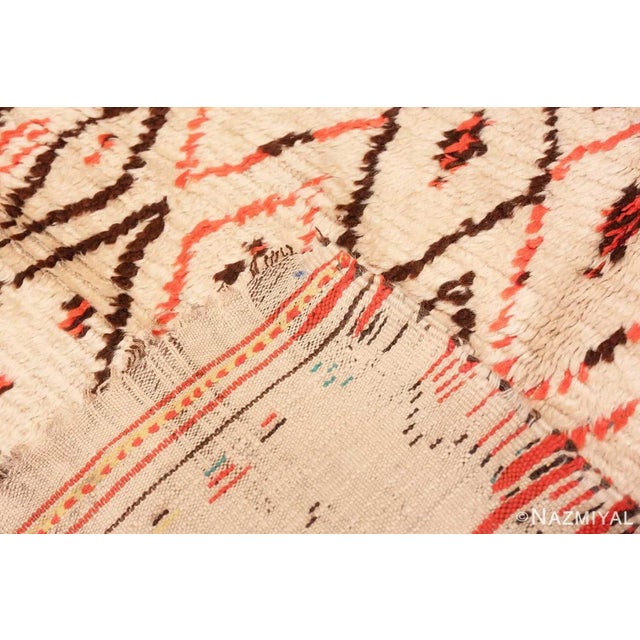 Textile Nazmiyal Collection White and Red Vintage Moroccan Kilim Rug For Sale - Image 7 of 7