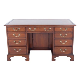 Georgian Desk in Mahogany For Sale
