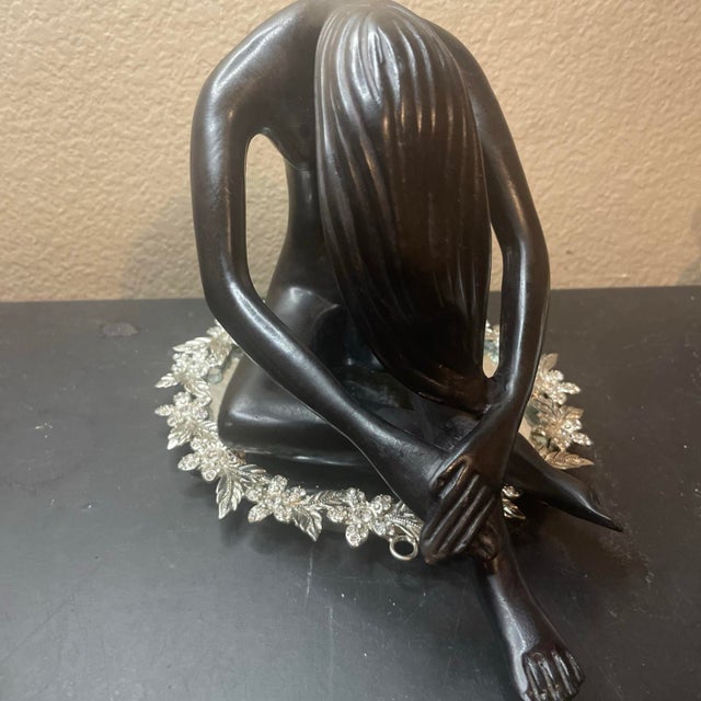 American Gorgeous 1985 Austin Sculpture Black Nude Kneeling Lady With Long Tresses For Sale - Image 3 of 9