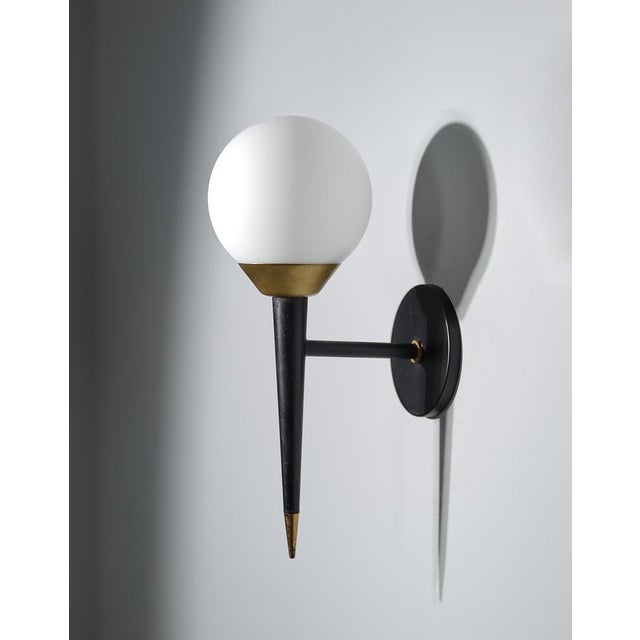 Mid-Century Modern Italian Wall Sconce in Black Steel and Brass, 1950s For Sale - Image 3 of 6