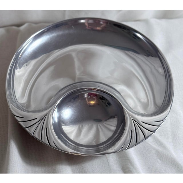 Silver 1940s Wilton Armetale RWP Sculptural Serving Bowl, 10.5” For Sale - Image 8 of 9
