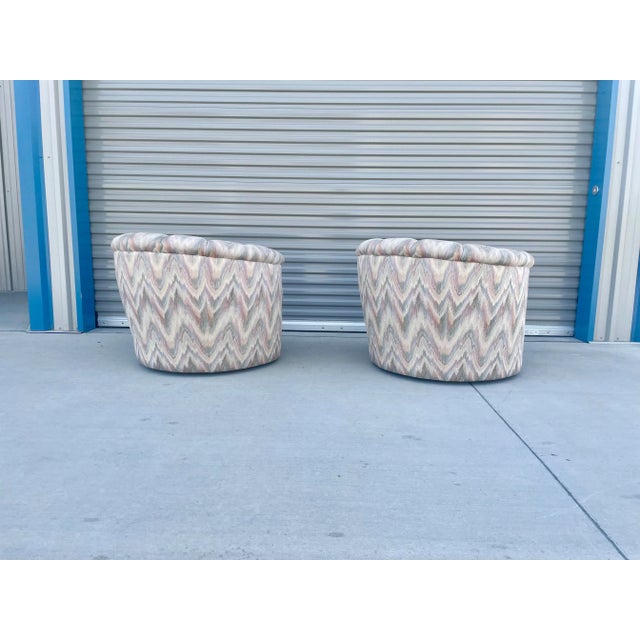 Milo Baughman for Thayer Coggin Mid Century Swivel Lounge Chairs Styled After Milo Baughman, Pair For Sale - Image 4 of 13