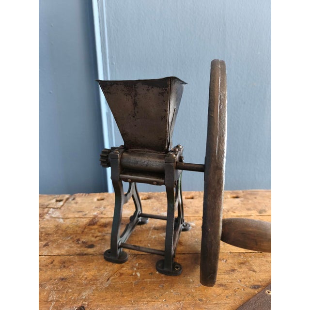 Large Poppy Seed Grinder, Late 19th Century For Sale - Image 4 of 17