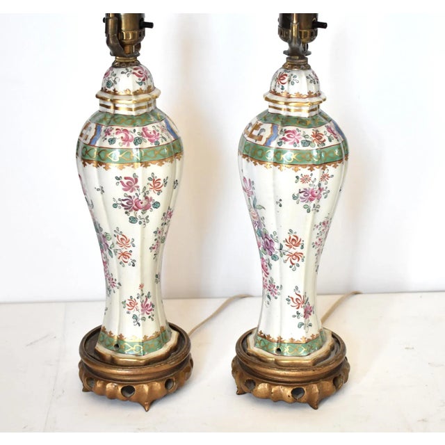 19th Century Antique 19th-Century Samson Chinese Export Porcelain Table Lamps - a Pair For Sale - Image 5 of 13