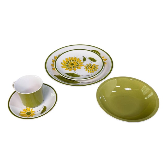 1970s Mikasa "Tampa" Dinnerware Set, 12 Place Settings, Avocado Green & Yellow - 74 pcs For Sale