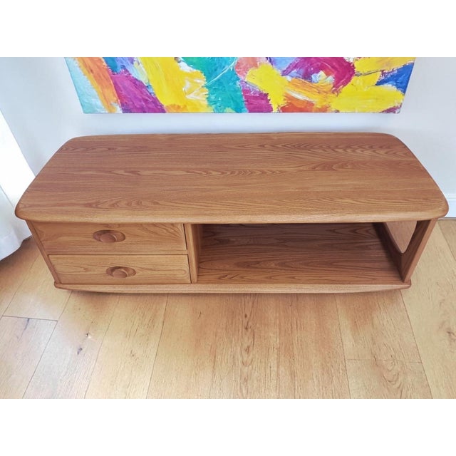 Wood Mid-Century Modern Minerva Coffee Table in Elm by Lucian Ercolani for Ercol, 1990s For Sale - Image 7 of 18