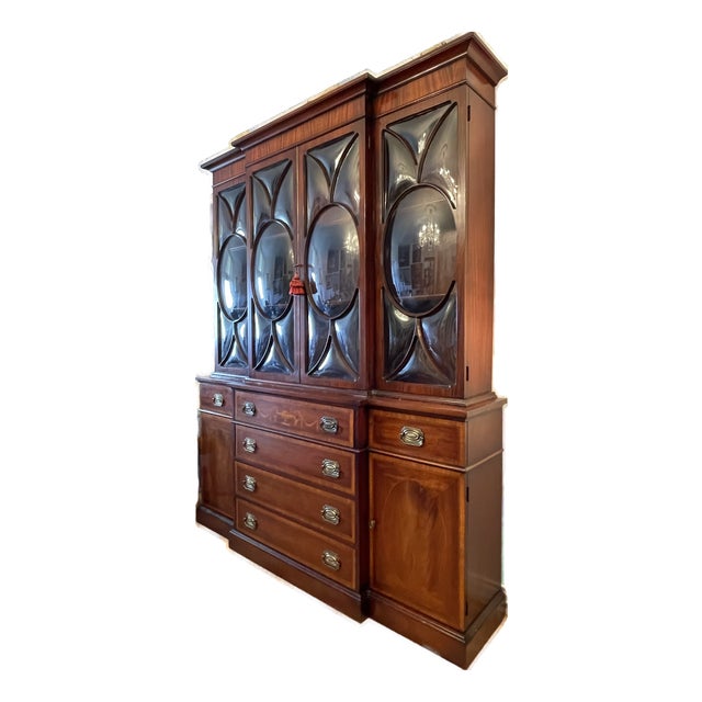 1940s America Federal Style Mahogany Breakfront Bombé Glasses For Sale