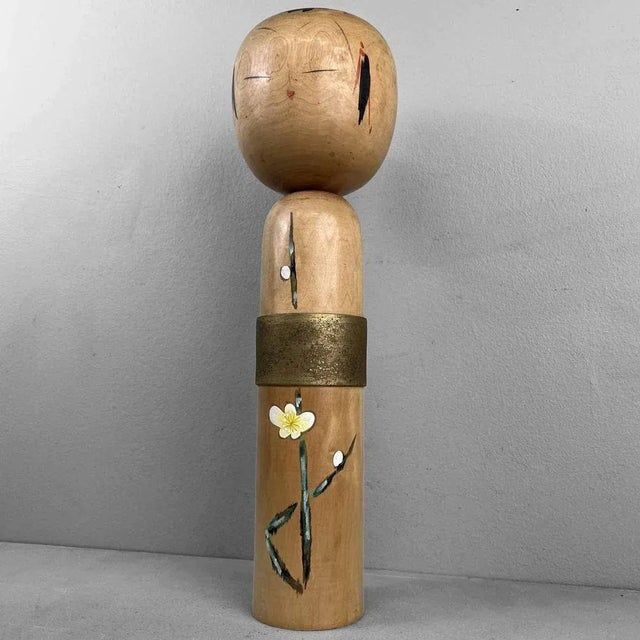 Artisan : Takahashi Hajime Dimensions : H 36 cm, diameter 10 cm. Kokeshi (こけし), are simple wooden Japanese dolls with no...