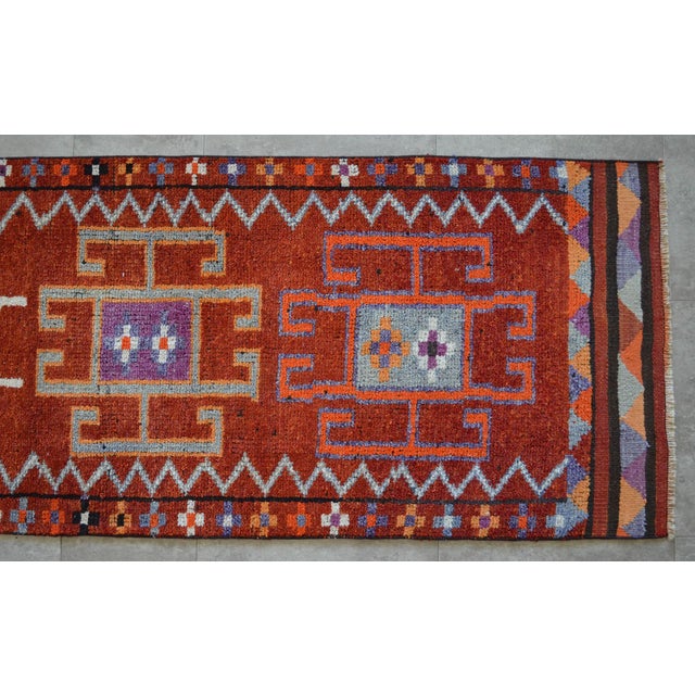 1960s Vintage Hand-Knotted Primitive Turkish Rug Runner Ancient Alien Motif - 2′8″ × 10′8″ For Sale - Image 10 of 13