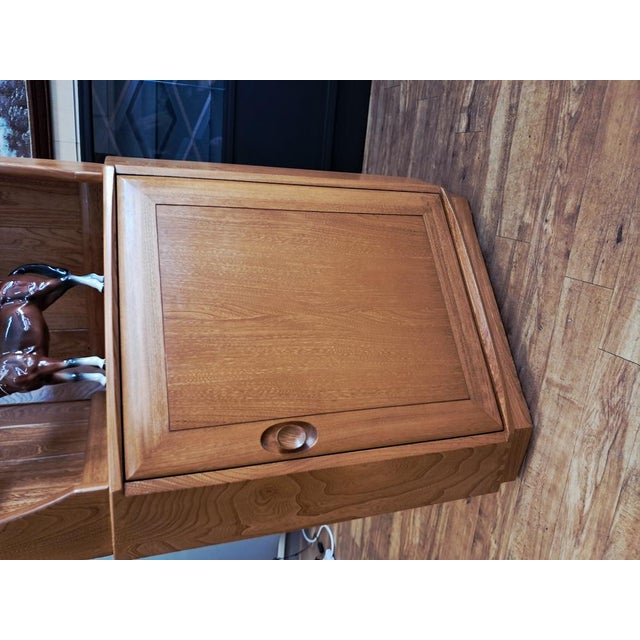 Mid-Century Modern Windsor Corner Cupboard in Elm by Lucian Ercolani for Ercol, 1980s For Sale - Image 9 of 18