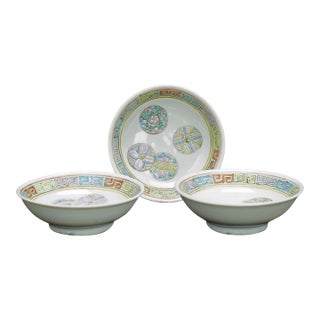 Set of Three Chinese Republic Guangxu Polychrome Silk Ball Sauce Dishes For Sale