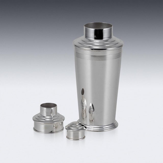 Mid 20th Century Art Deco English Silver Plated Cocktail Shaker, 1950s For Sale - Image 6 of 8
