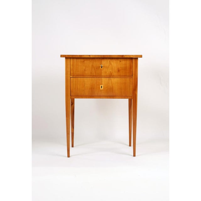 Antique Biedermeier Side Table in Cherry Wood, 1830 For Sale - Image 11 of 14