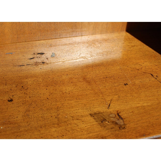 1970s White Fine Furniture Solid Wood Dresser With Two Mirrors & Matching Nightstands - Mid-Century Carved Walnut Bedroom Set For Sale - Image 17 of 18